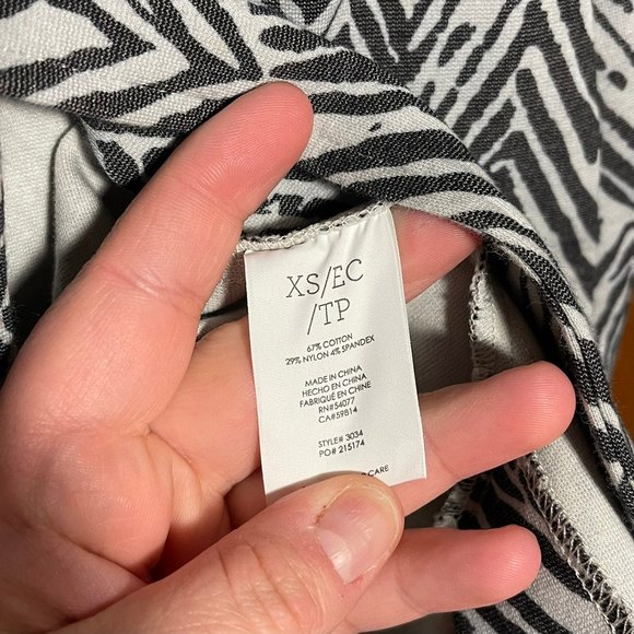 CAbi Woman's Zig Zag Ponte Knit Charcoal Grey & White Jacket Size XS - Picture 4 of 5